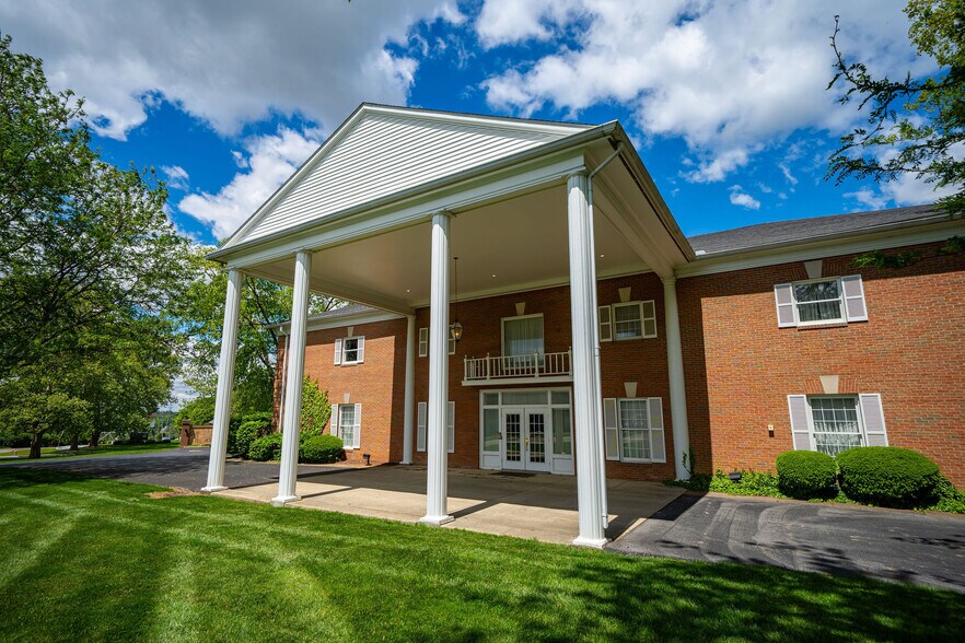 More Photos Of 2990 Bethel Rd, Columbus Funeral Home For Sale