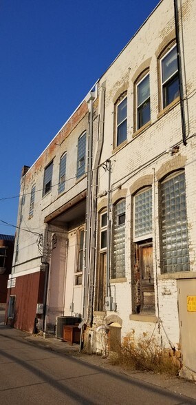 More Photos Of 302 S Broadway Ave, Albert Lea Storefront Retail Office For Sale