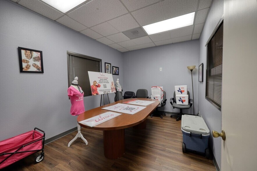 More Photos Of 2929 Mossrock Dr, San Antonio Office For Lease