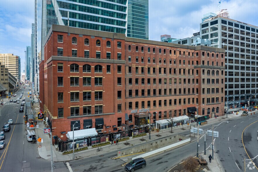 Primary Photo Of 144 Front St W, Toronto Office For Lease