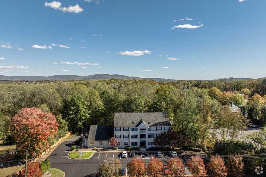 More Photos Of 2820 Hydraulic Rd, Charlottesville Apartments For Lease