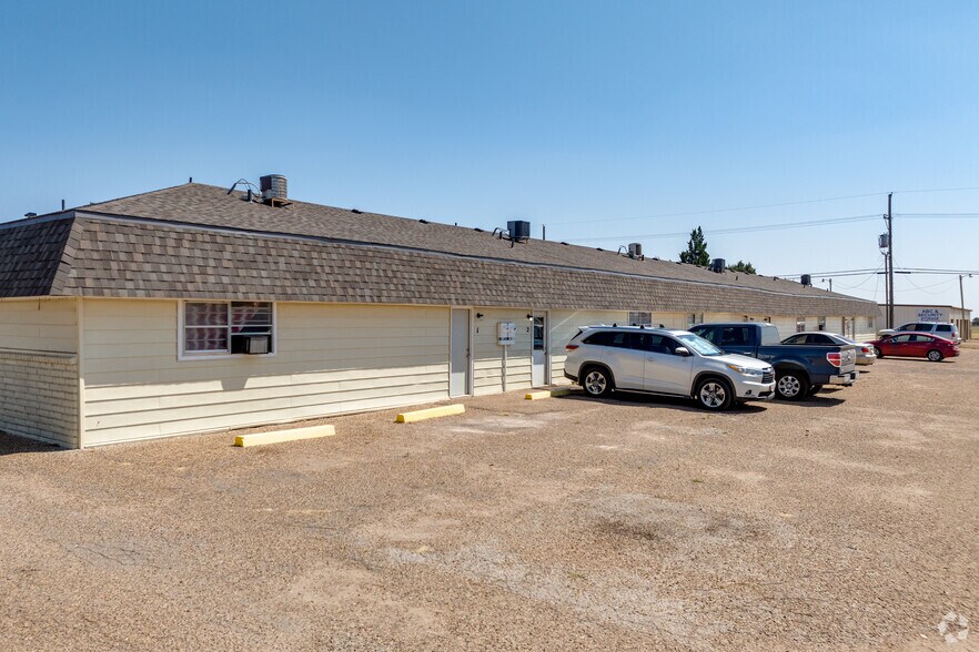 More Photos Of 1725 E 1st St, Dumas Multifamily For Sale