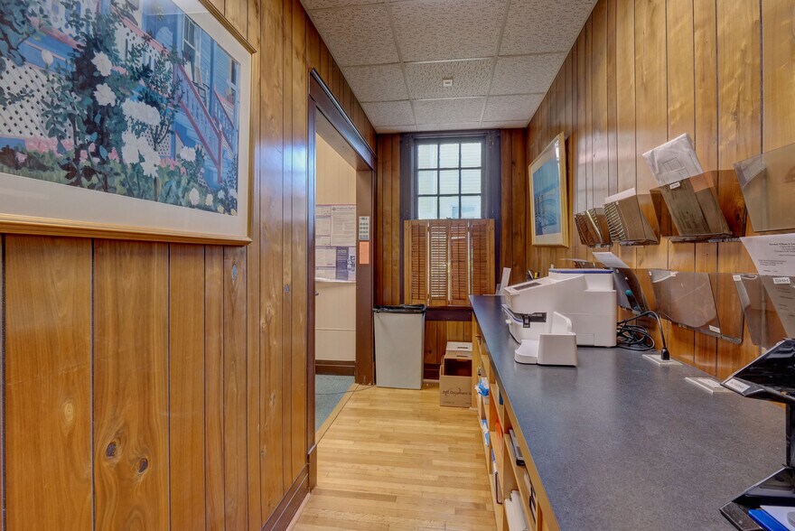 More Photos Of 14 S 5th Ave, Wilmington Office For Sale