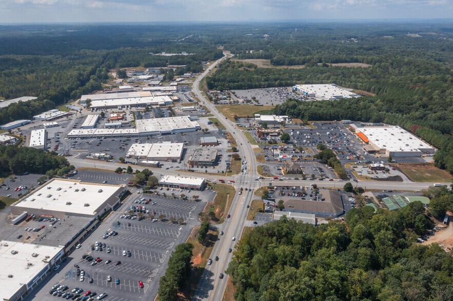 More Photos Of 1592 Sandifer Blvd, Seneca Freestanding For Lease