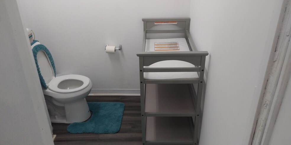 More Photos Of 60 Dickerson St, Newark Light Manufacturing For Lease