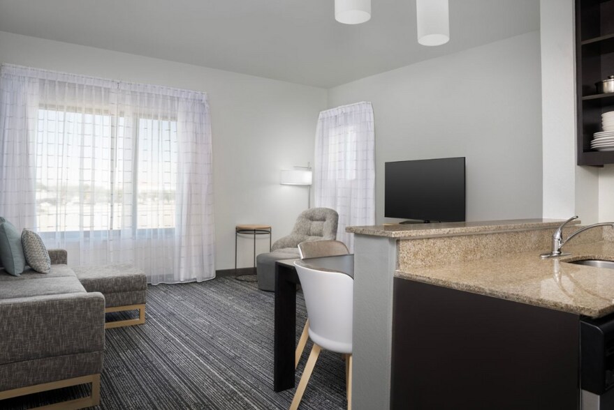 More Photos Of 2700 Travis St, DeSoto Hospitality For Sale