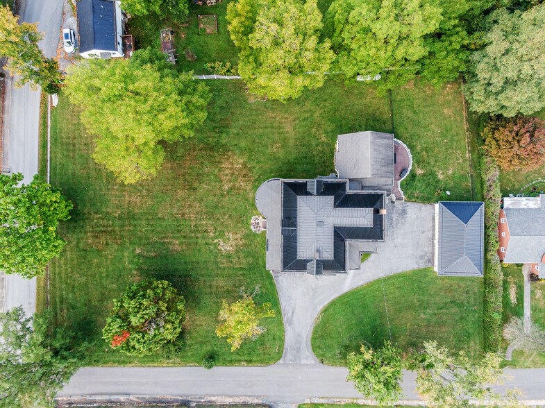 More Photos Of 639 Tower St, Tazewell Specialty For Sale