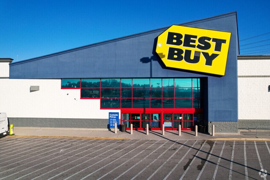 More Photos Of 106-180 N Peters Rd, Knoxville Unknown For Lease