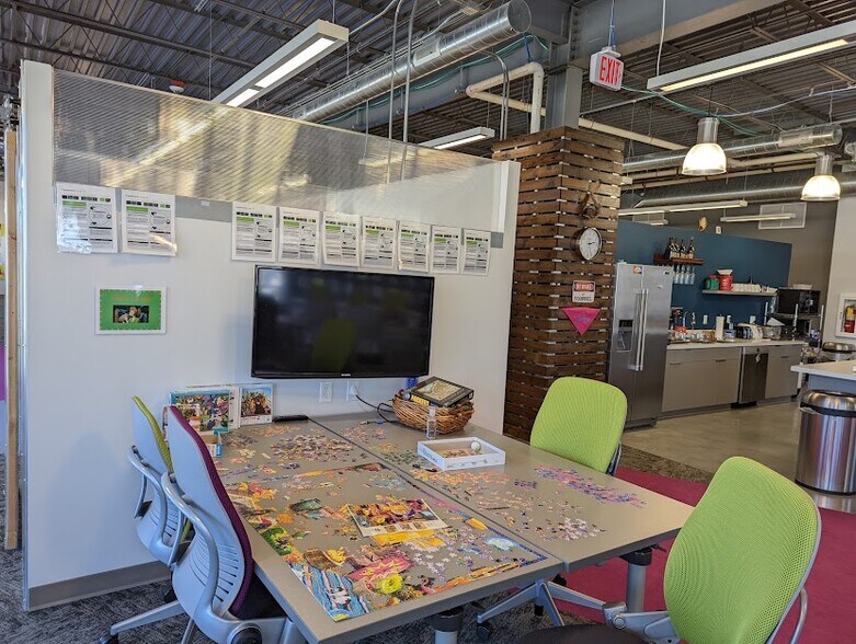 More Photos Of 34 Schroeder Ct, Madison Office For Lease