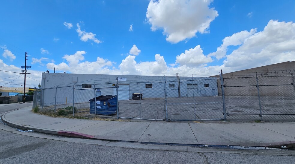 More Photos Of 8640 Tamarack Ave, Sun Valley Manufacturing For Lease