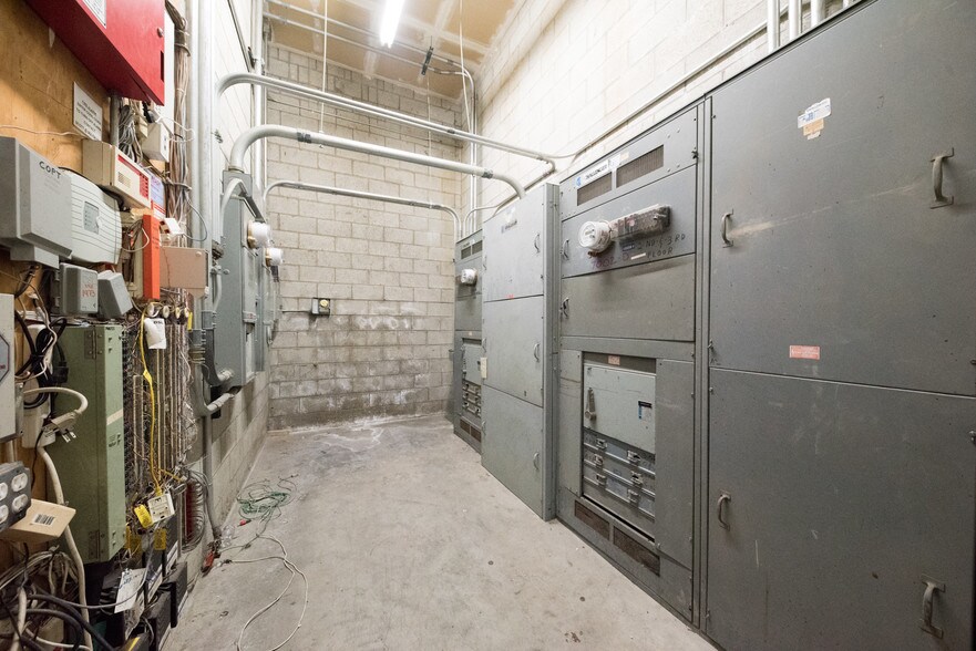 More Photos Of 7000 Pacific Blvd, Huntington Park Office For Sale