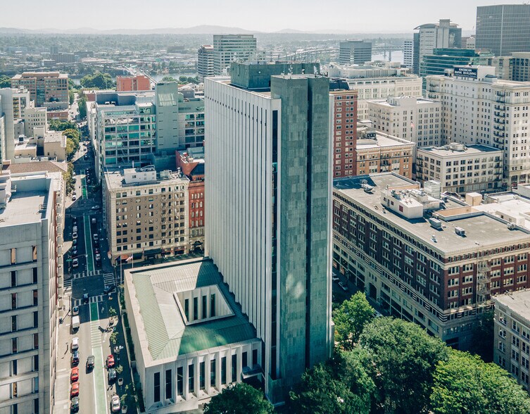 More Photos Of 707 SW Washington St, Portland Office For Lease