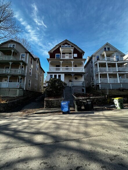 More Photos Of 81 Draher St, Waterbury Apartments For Sale