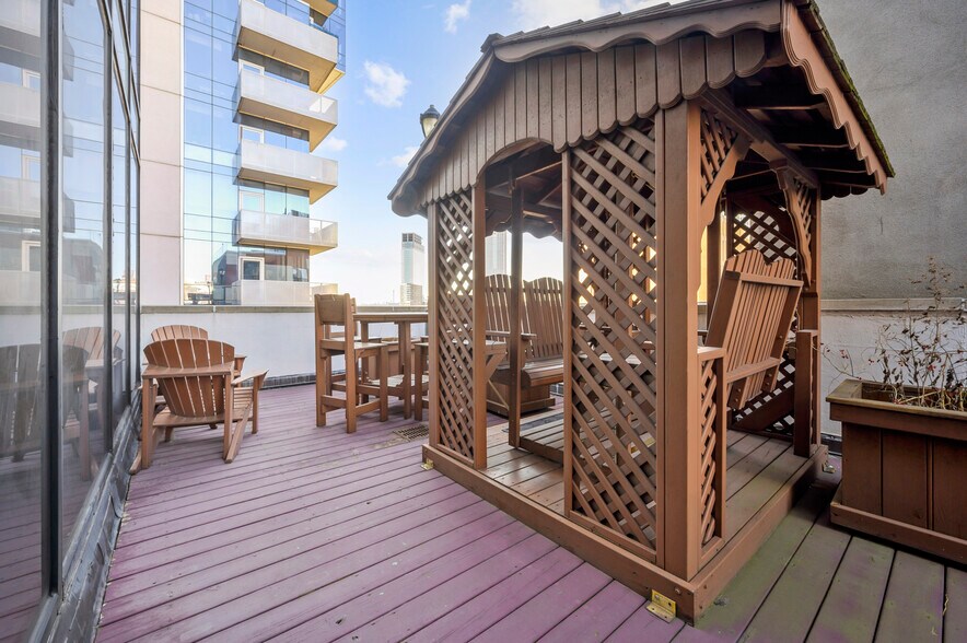 More Photos Of 5-14 51st Ave, Long Island City Storefront Retail Office For Lease