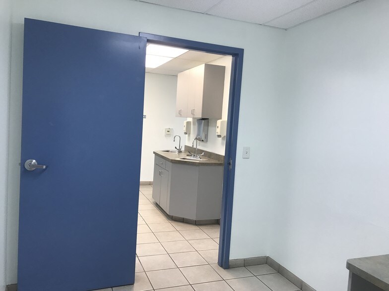 More Photos Of 1310 W St Marys Rd, Tucson Medical For Lease