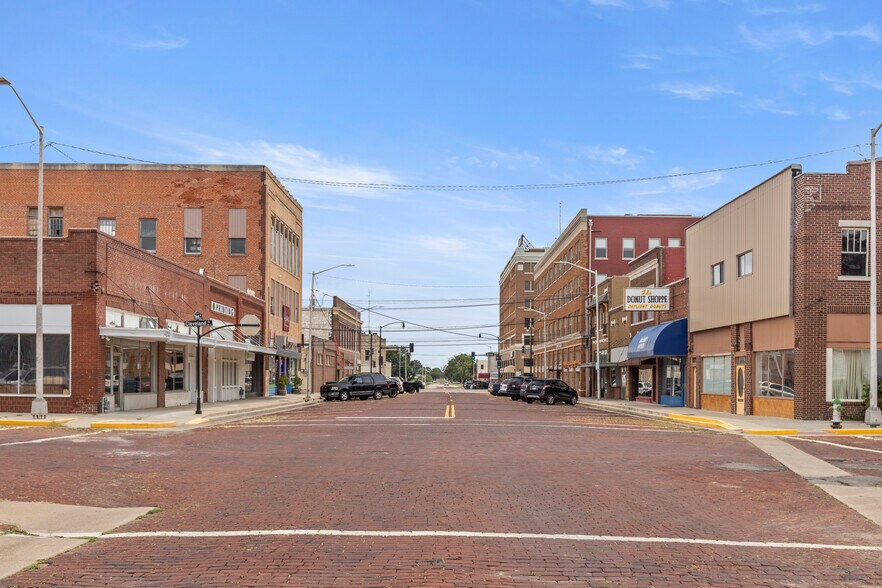 More Photos Of 201 N 3rd St, Ponca City Apartments For Sale