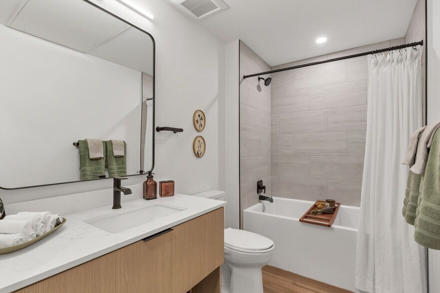 More Photos Of 1380 Uvalda St, Aurora Apartments For Lease