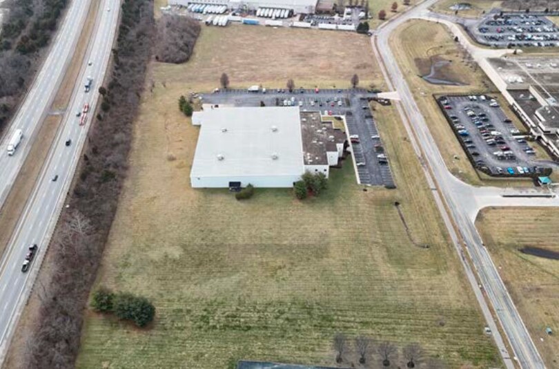 More Photos Of 1637 Kingsview Dr, Lebanon Distribution For Lease