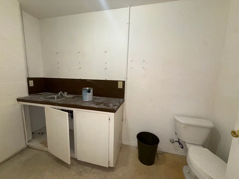 More Photos Of 346-354 S Houston St, Aransas Pass Office For Sale