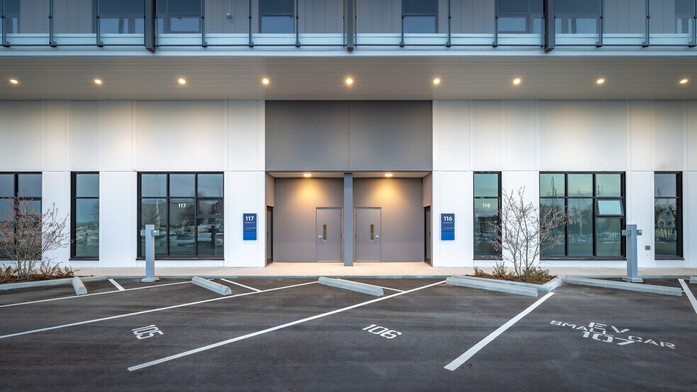 More Photos Of 1568 W 75th Ave, Vancouver Light Distribution For Sale