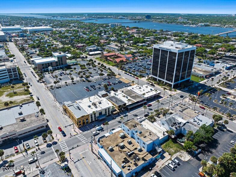 More Photos Of 546 Seabreeze Blvd, Daytona Beach Bar For Lease