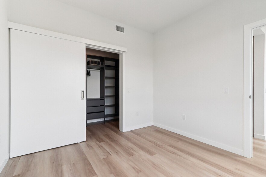 More Photos Of 9900 Venice Blvd, Culver City Apartments For Lease