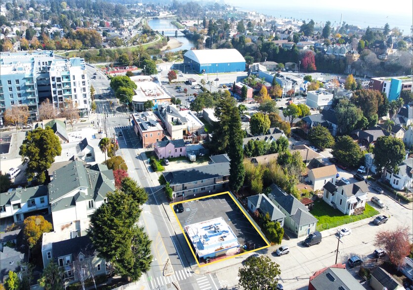 Primary Photo Of 229 Laurel St, Santa Cruz Restaurant For Sale