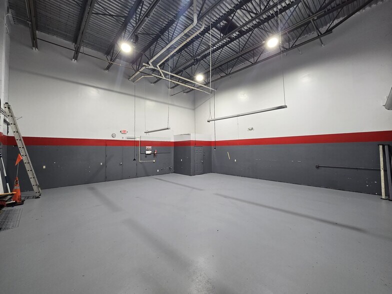 More Photos Of 12140 Wiles Rd, Coral Springs Light Manufacturing For Sale