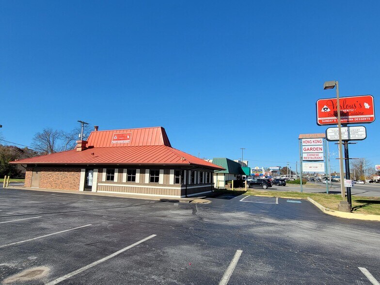 More Photos Of 2917 Fort Campbell Blvd, Hopkinsville Freestanding For Sale