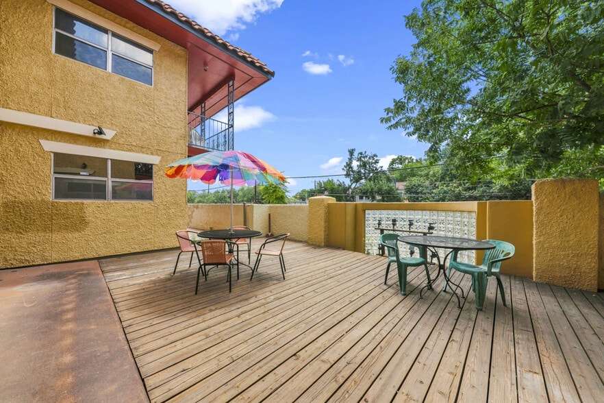 More Photos Of 1131 Babcock Rd, San Antonio Office Residential For Sale