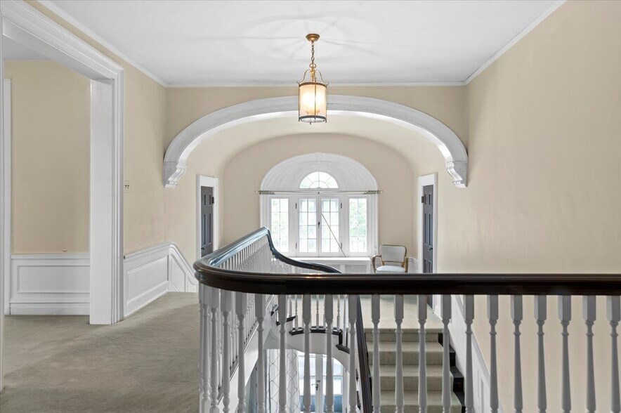 More Photos Of 2255 Ballston Ave, Saratoga Springs General Retail For Sale