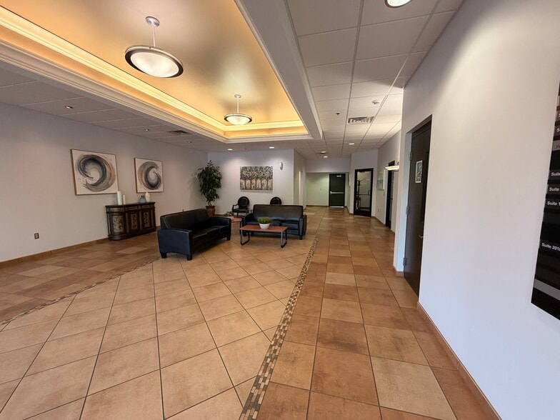 More Photos Of 800 Weatherly Dr, Clarksville Medical For Lease