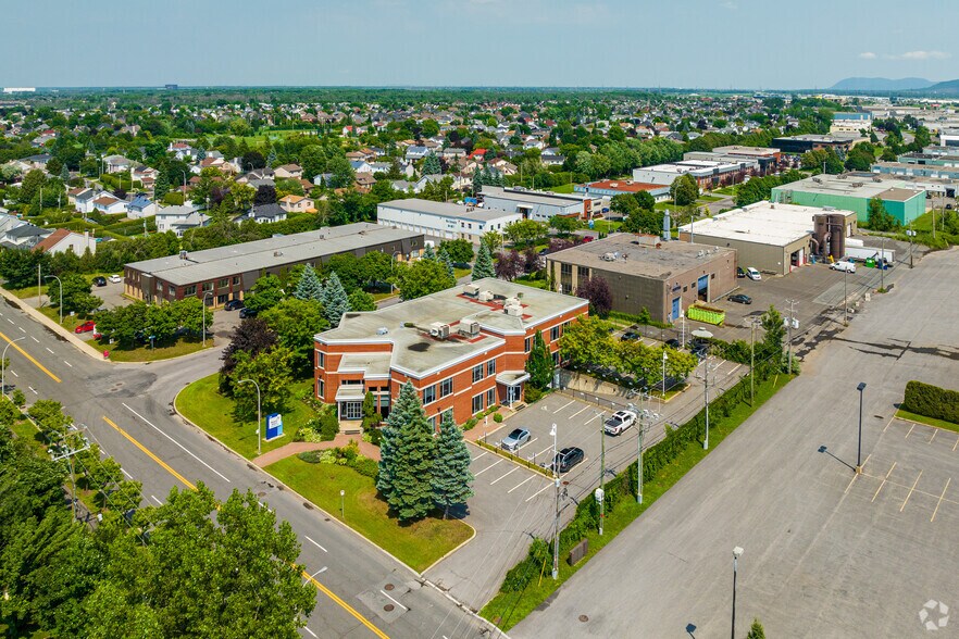 More Photos Of 184 Rue De Normandie, Boucherville Office For Lease