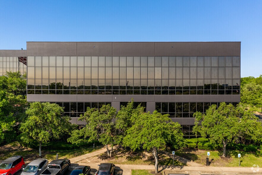 More Photos Of 3409 Executive Center Dr, Austin Unknown For Lease