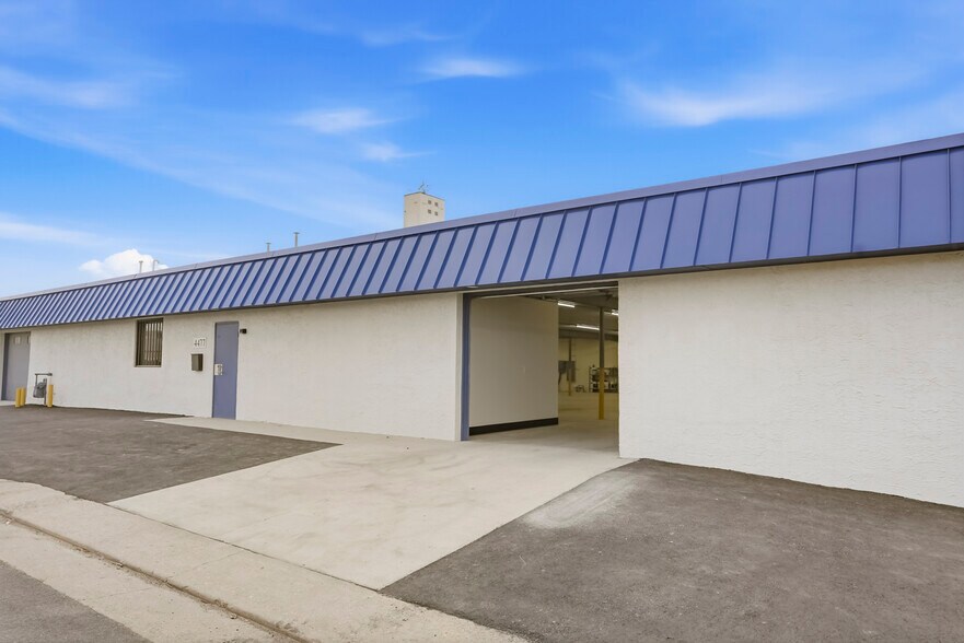 More Photos Of 4455-4477 Garfield St, Denver Warehouse For Sale