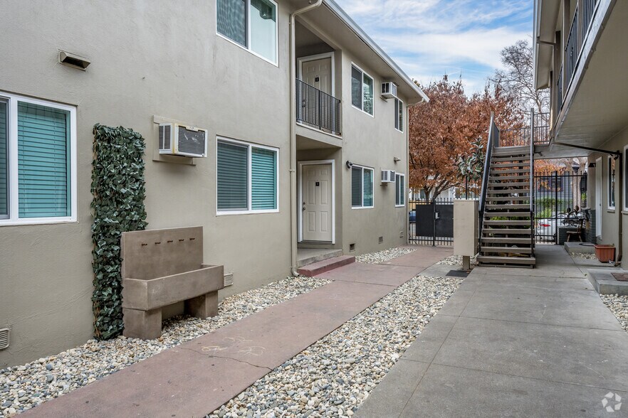 More Photos Of 3130-3132 3rd Ave, Sacramento Apartments For Sale