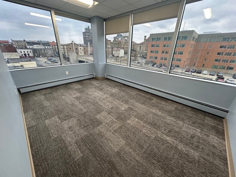 More Photos Of 90 W Chestnut St, Washington Office For Sale