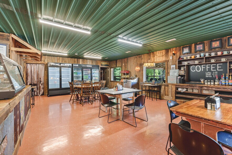 More Photos Of 112 Wilderness Rd, Mammoth Cave General Retail For Sale
