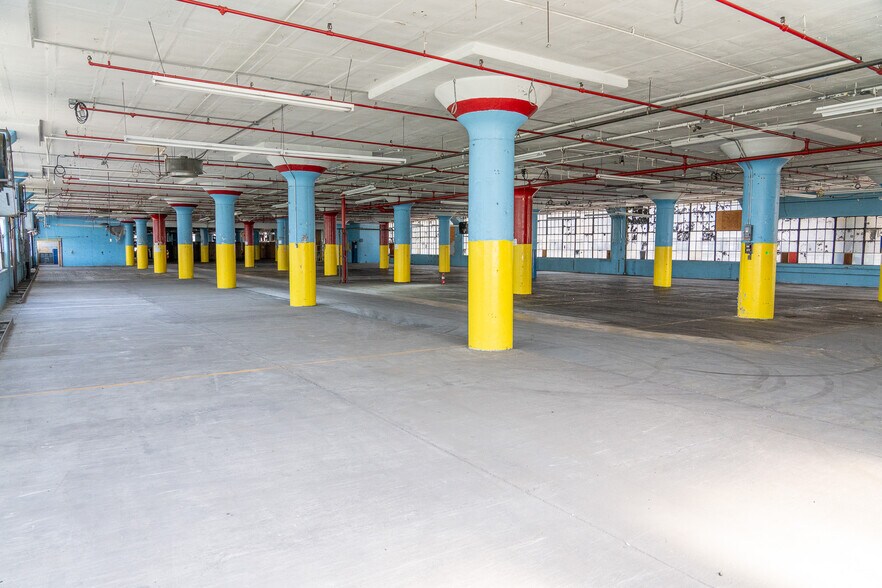 More Photos Of 50 Willow St, Amsterdam Industrial For Sale