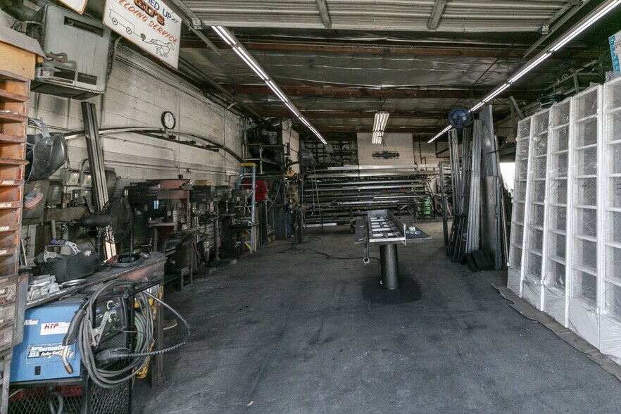 More Photos Of 6015 Kester Ave, Van Nuys Warehouse For Sale