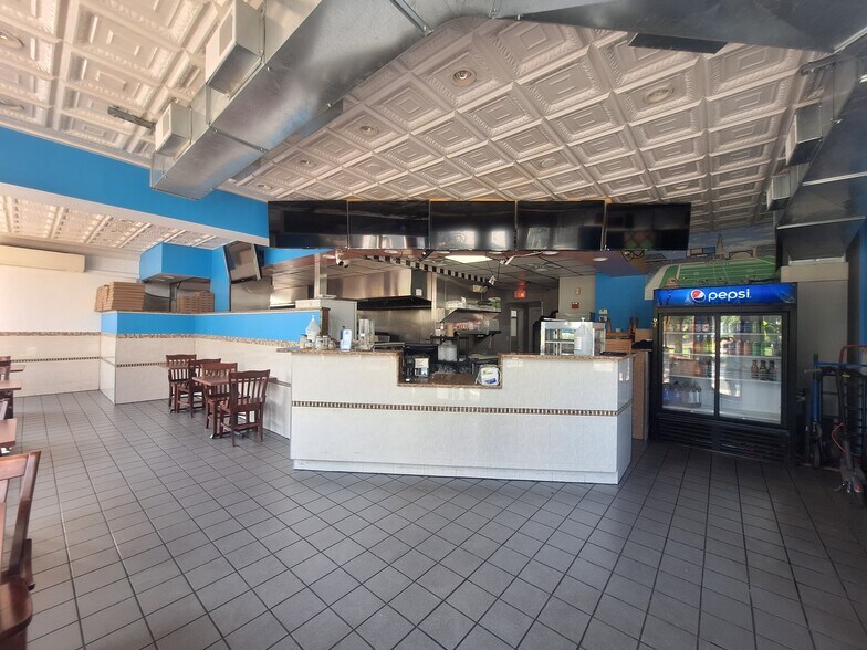 More Photos Of 96 Franklin St, Brookline Storefront Retail Residential For Sale