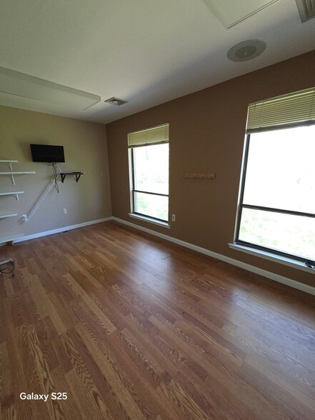 More Photos Of 4255 US Highway 9, Freehold Medical For Lease