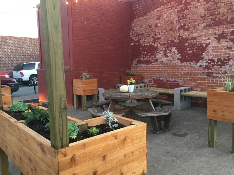More Photos Of 201 E Main St, Waxahachie Office For Lease