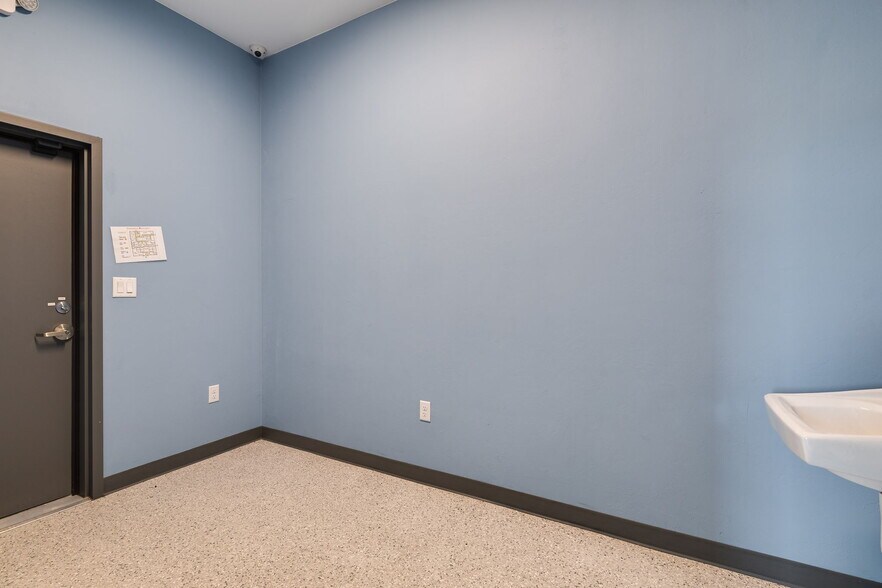 More Photos Of 3305 NW 192nd St, Edmond Healthcare For Sale