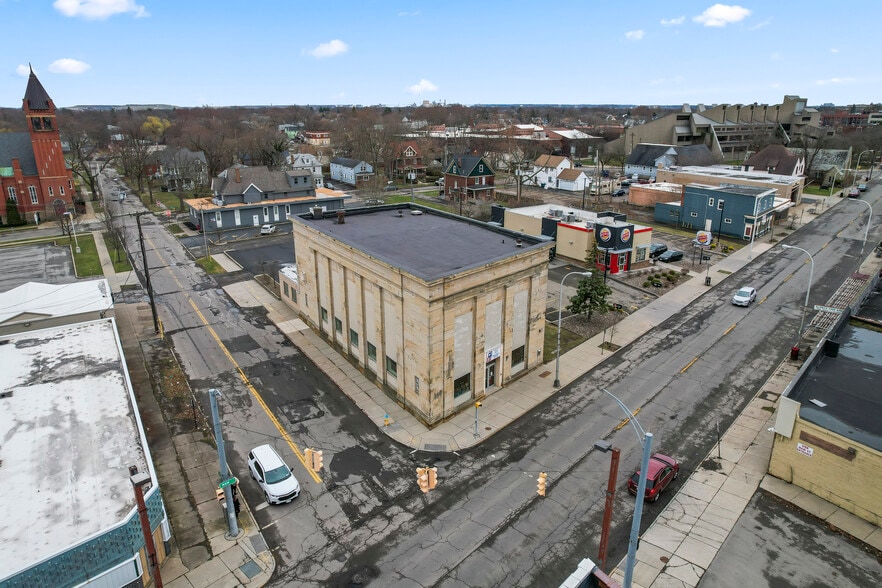 More Photos Of 1631 Main St, Niagara Falls Industrial For Sale