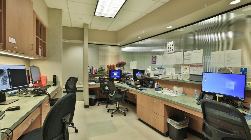 More Photos Of 601 Rockmead Dr, Kingwood Medical For Sale