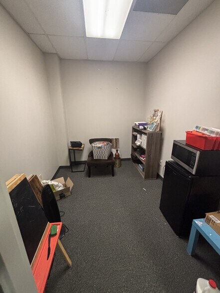 More Photos Of 305 Stoneridge Dr, Columbia Office For Sale