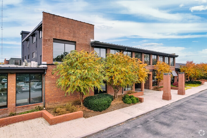 Primary Photo Of 2200-2300 Sutherland Ave, Knoxville Office For Lease