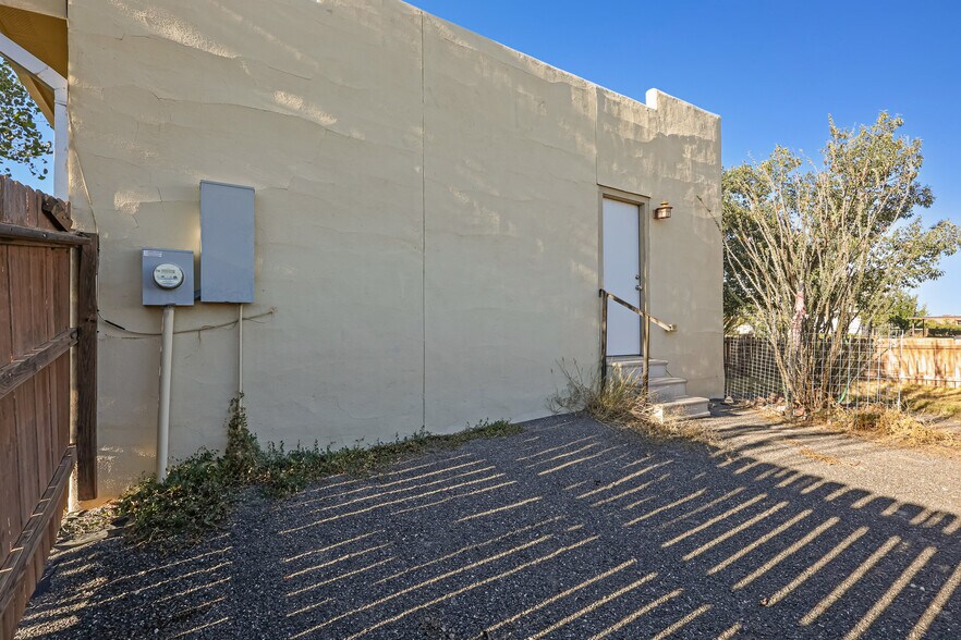 More Photos Of 1105 N 13th St, Alpine Apartments For Sale