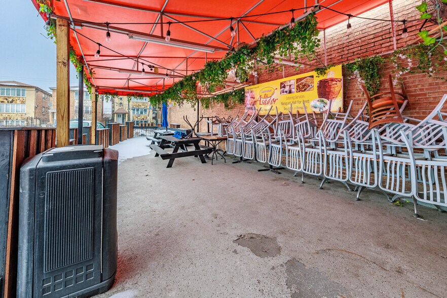 More Photos Of 4117 W 47th St, Chicago General Retail For Sale